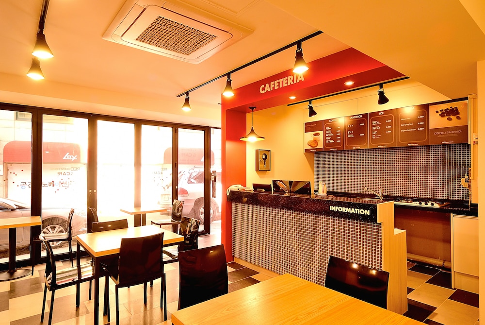 Red Guest House 38/50