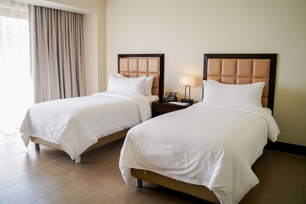 DELUXE, TWIN BEDS