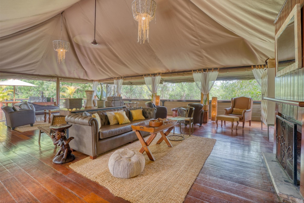 OLARE MARA KEMPINSKI MASAI MARA 33/50