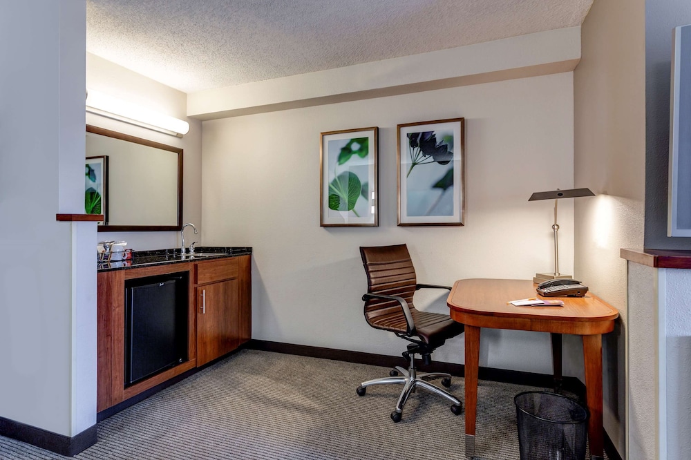 Hyatt Place Tempe/Phoenix Airport 42/54