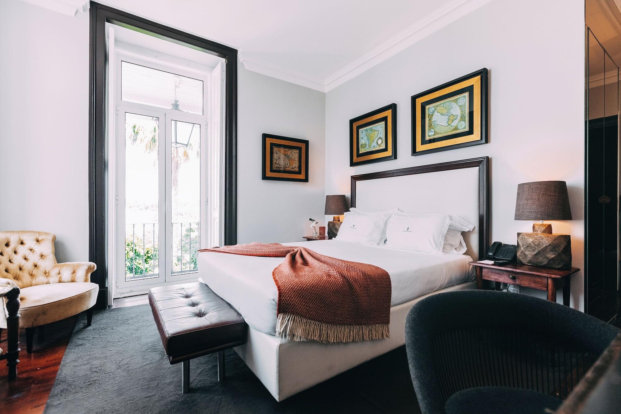 Royal, Double Bed, City View, Jetted Tub