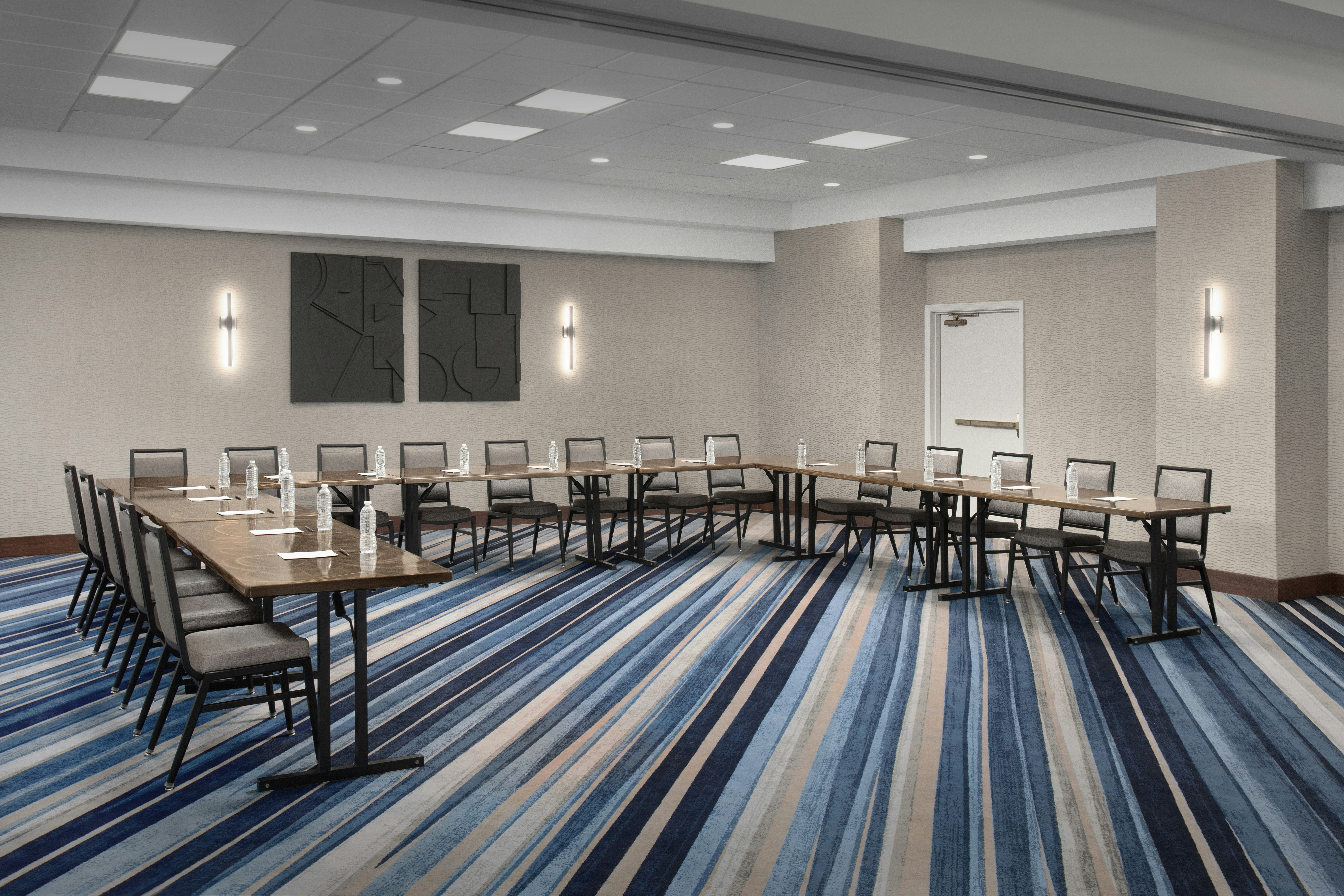 Embassy Suites by Hilton Dallas Near the Galleria 66/71