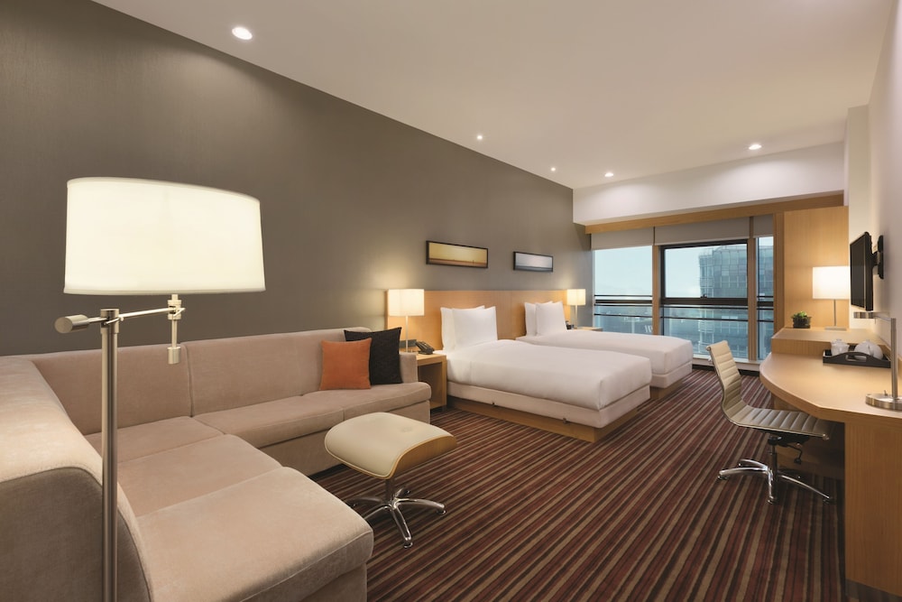 Hyatt Place Shenzhen Airport 19/70