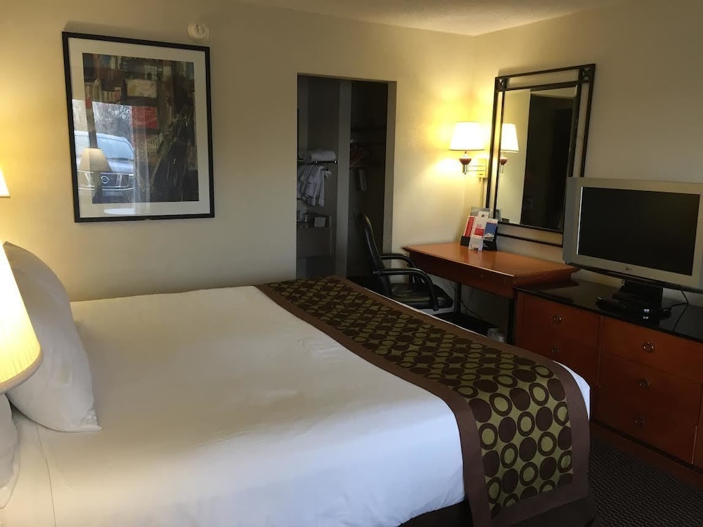 Ramada By Wyndham Pikesville Baltimore North 15/42