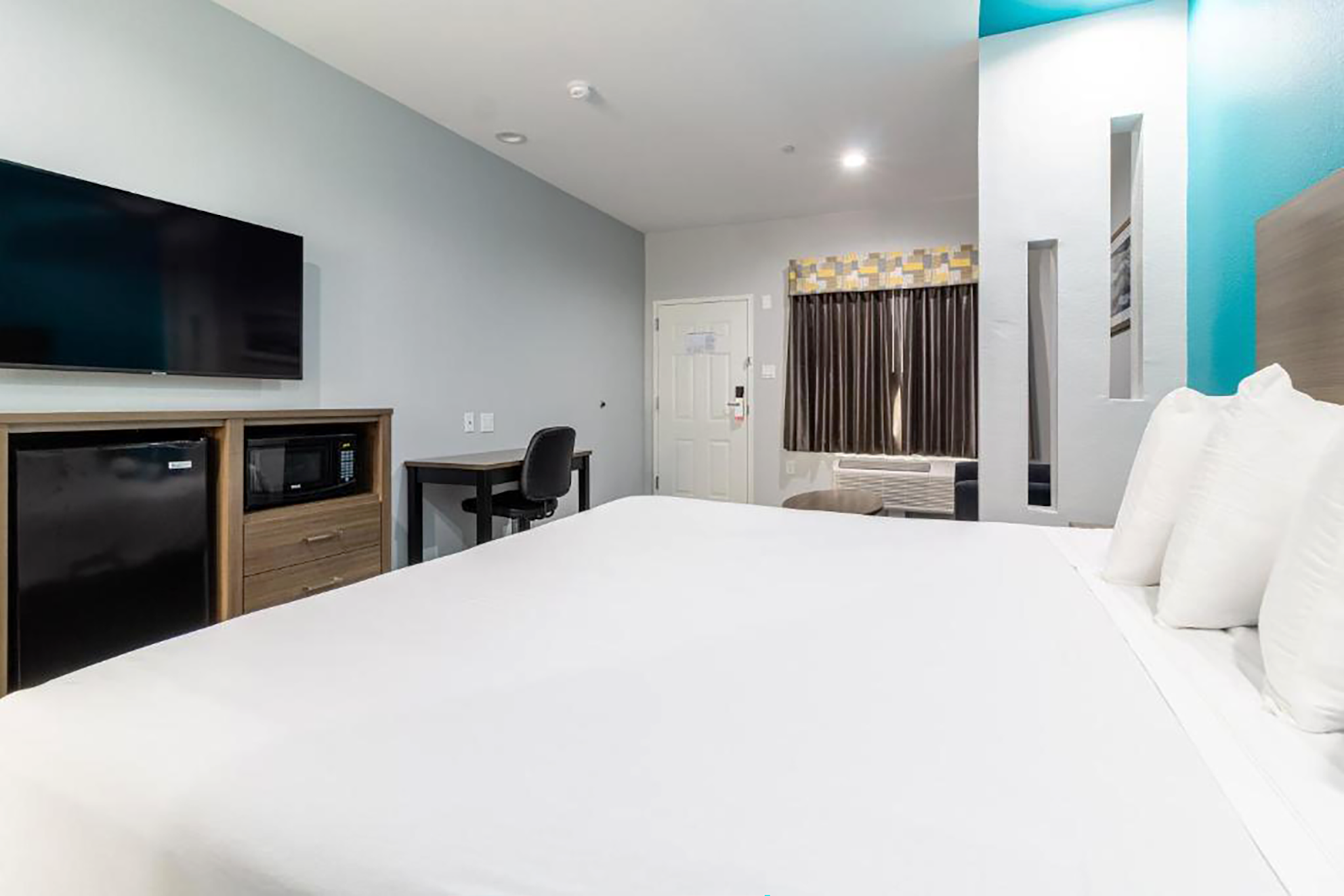 Americas Best Value Inn and Suites Kingwood IAH Airport 4/31