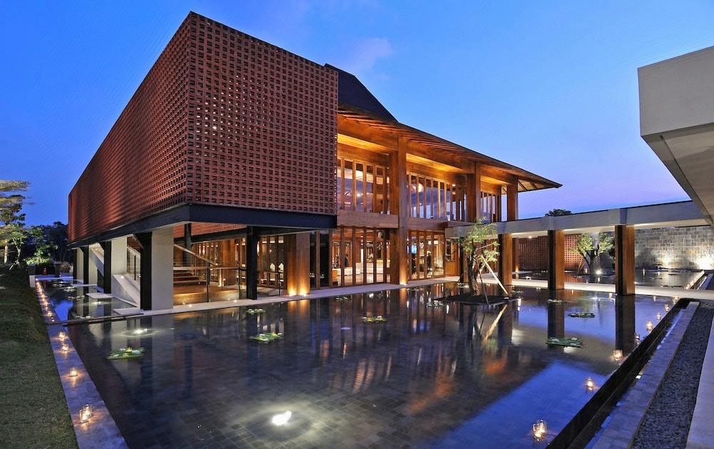 Djoglo Luxury Bungalow 7/44