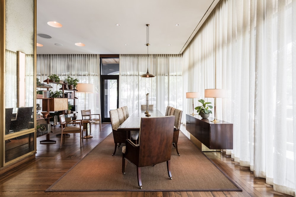 The Dewberry Charleston 52/66