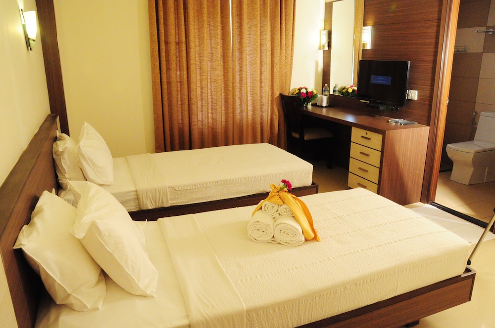 Hotel South Regency 11/34