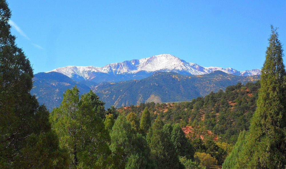 Holiday Inn Express and Suites Colorado Springs North an IHG Hotel 61/67