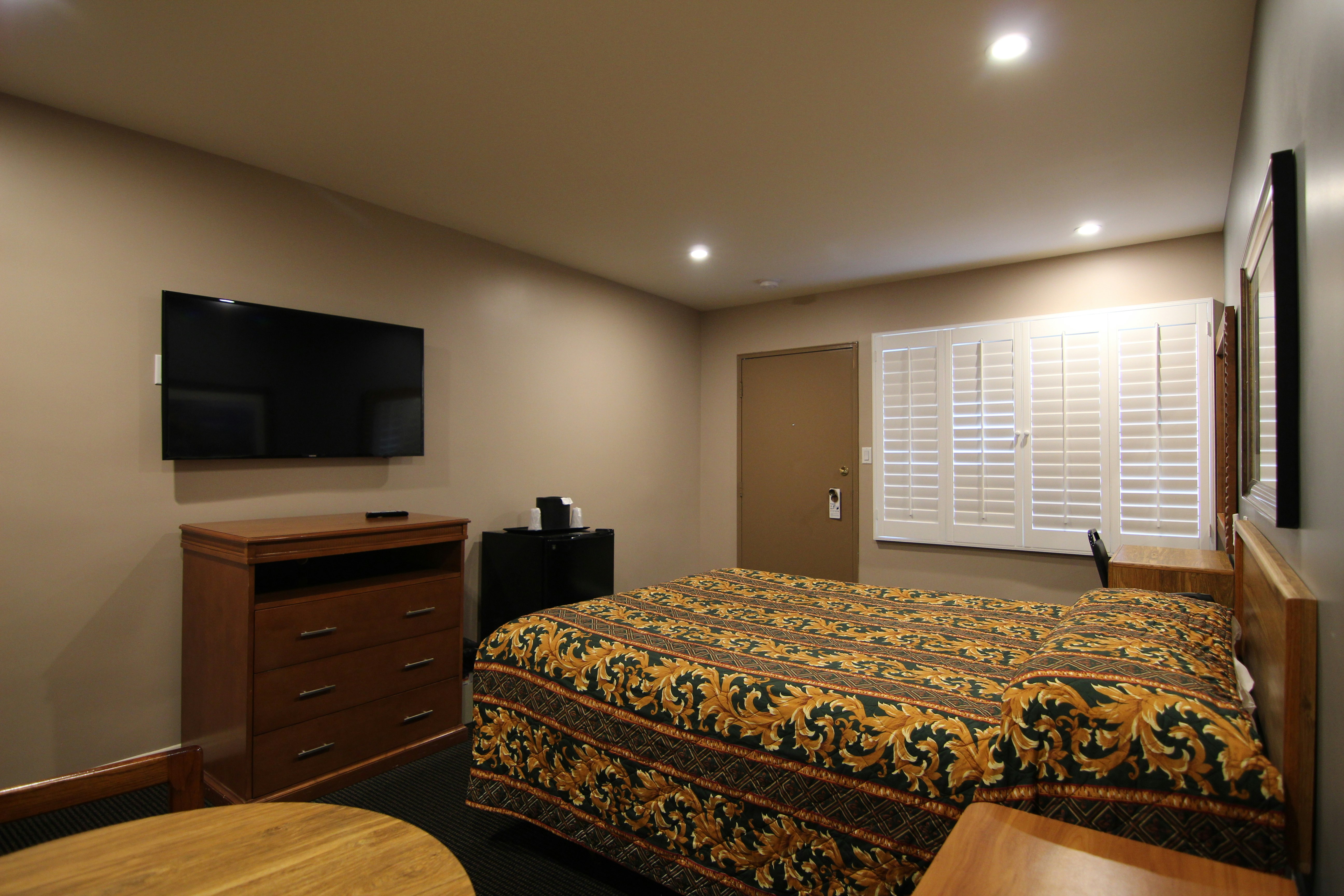 Dunes Inn Wilshire 51/72