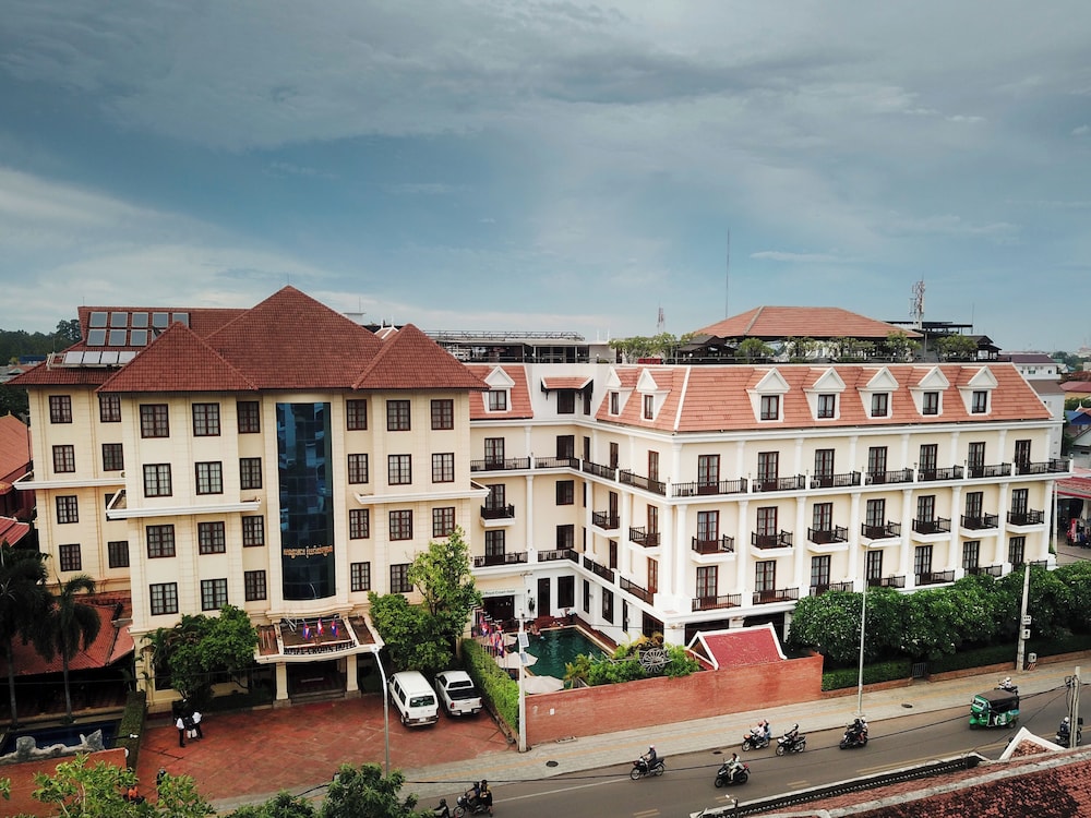 Royal Crown Hotel & Spa 8/70