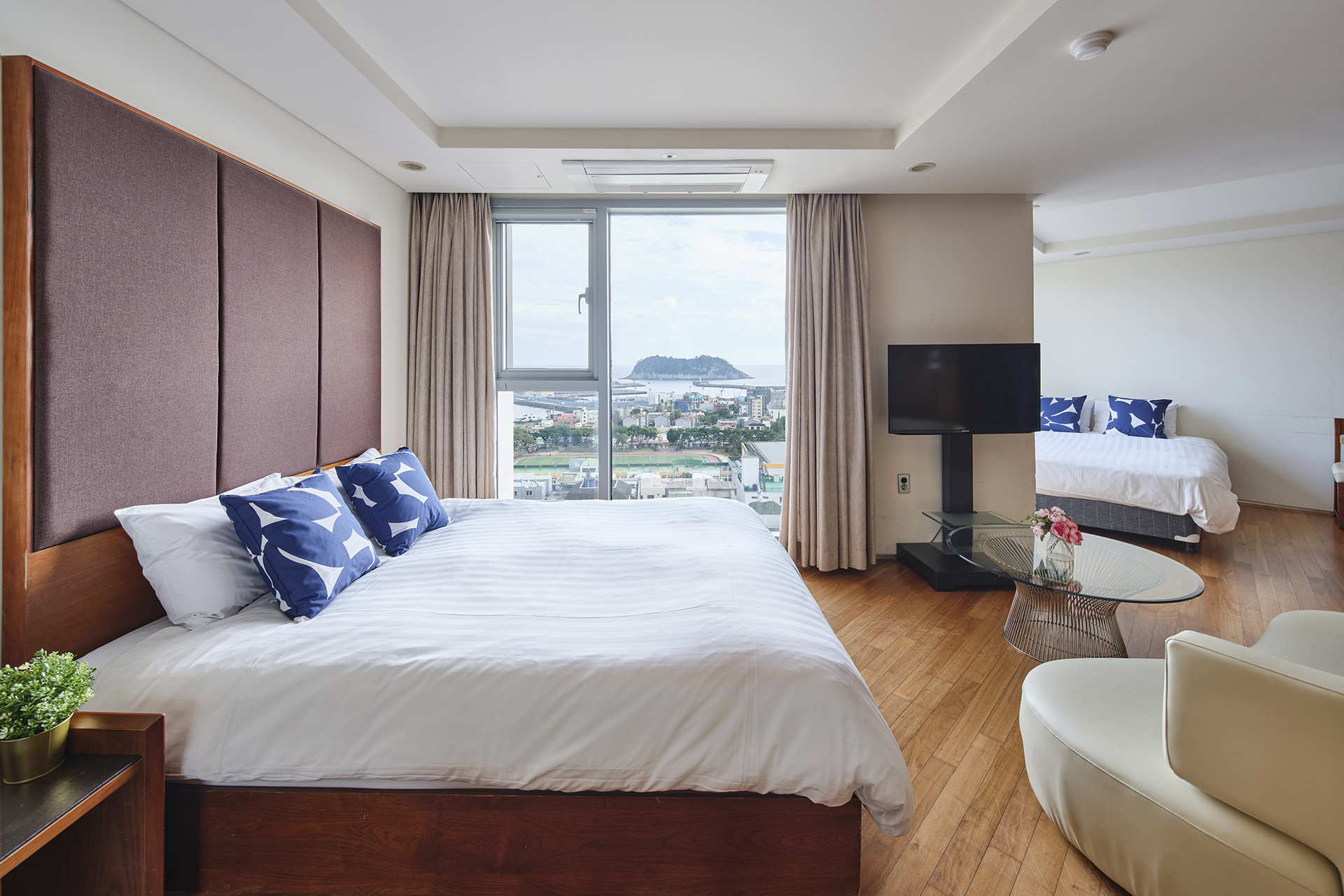 Royal, Family Suite, Blue
