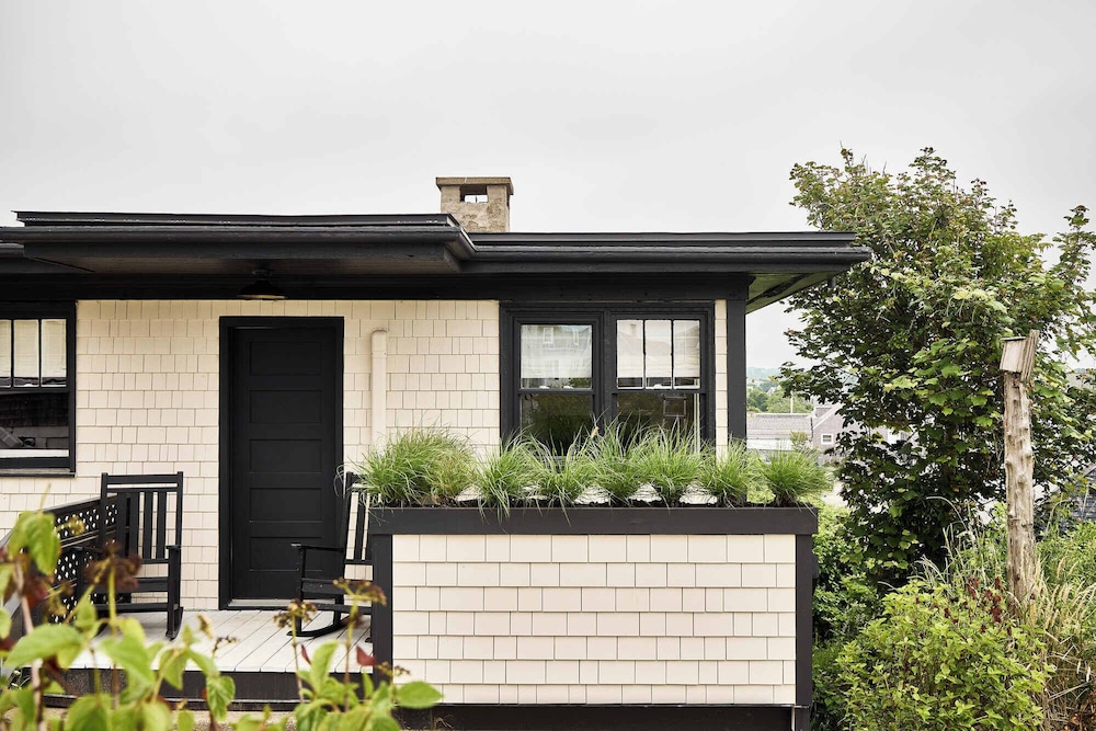 Block Island Beach House 2/50