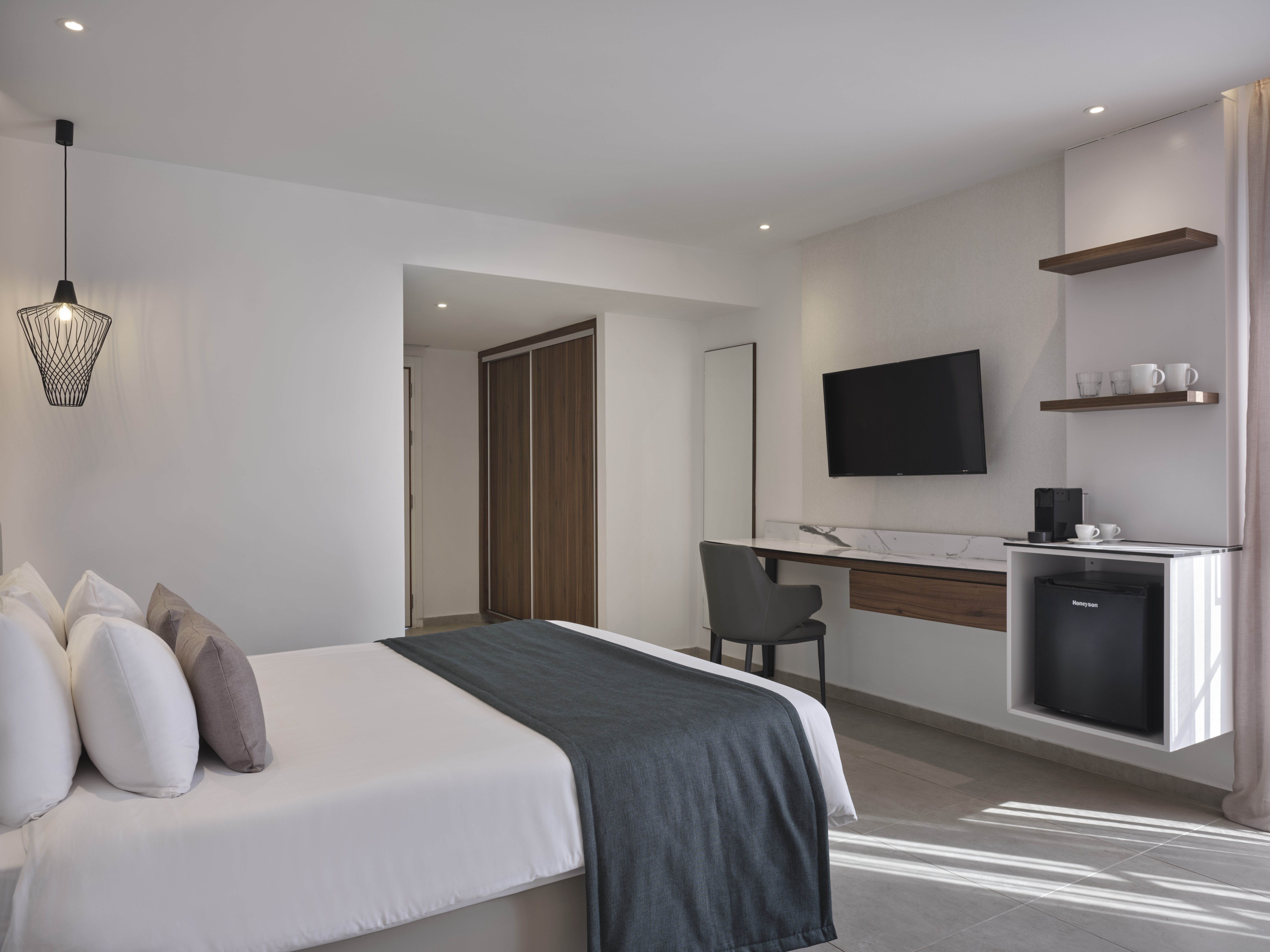 Room, Double Bed, Inland View