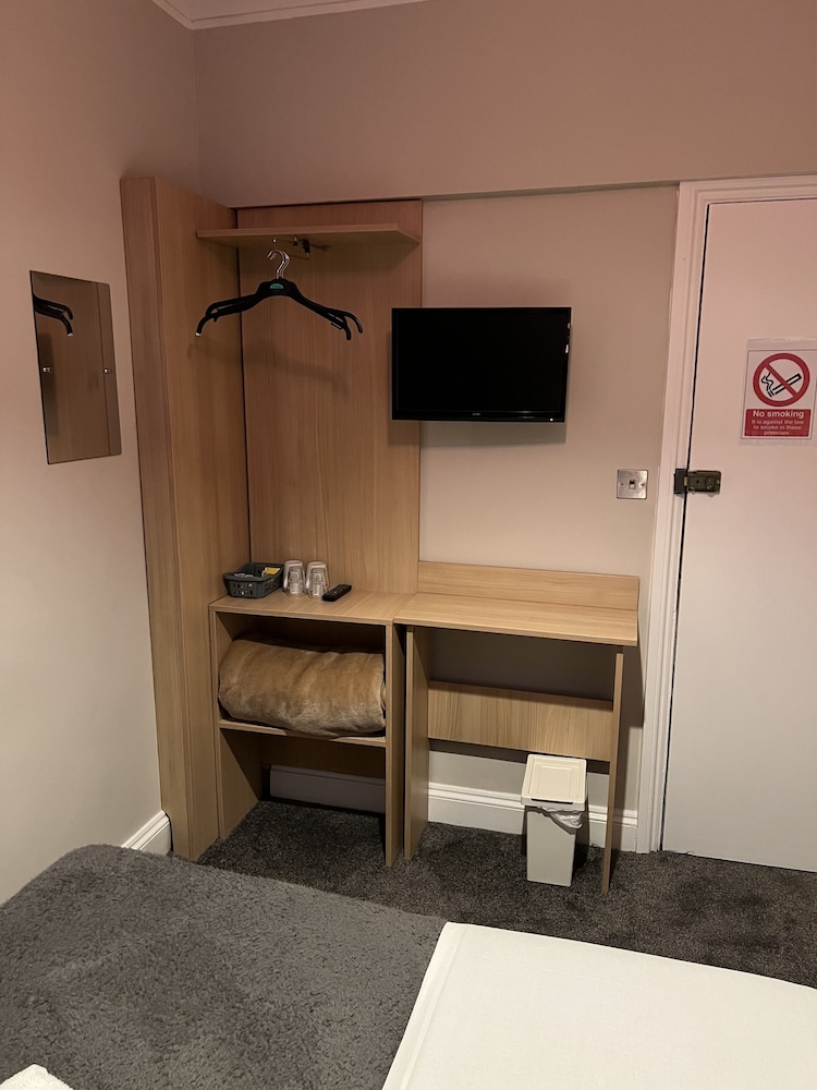 Goodwood Hotel 34/50