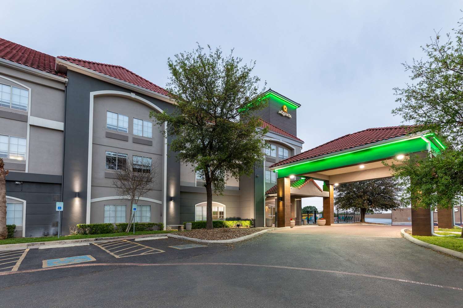 La Quinta Inn Suites New Braunfels 42/50