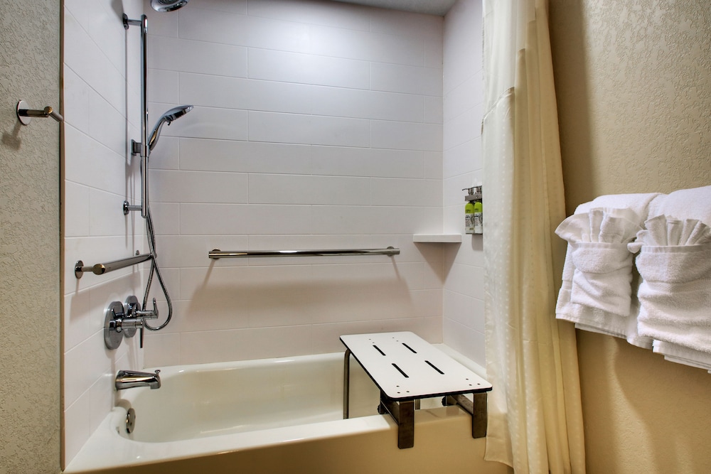 Holiday Inn Express Atlantic City W Pleasantville Ex Comfort Inn Suites West Atlantic City 14/70