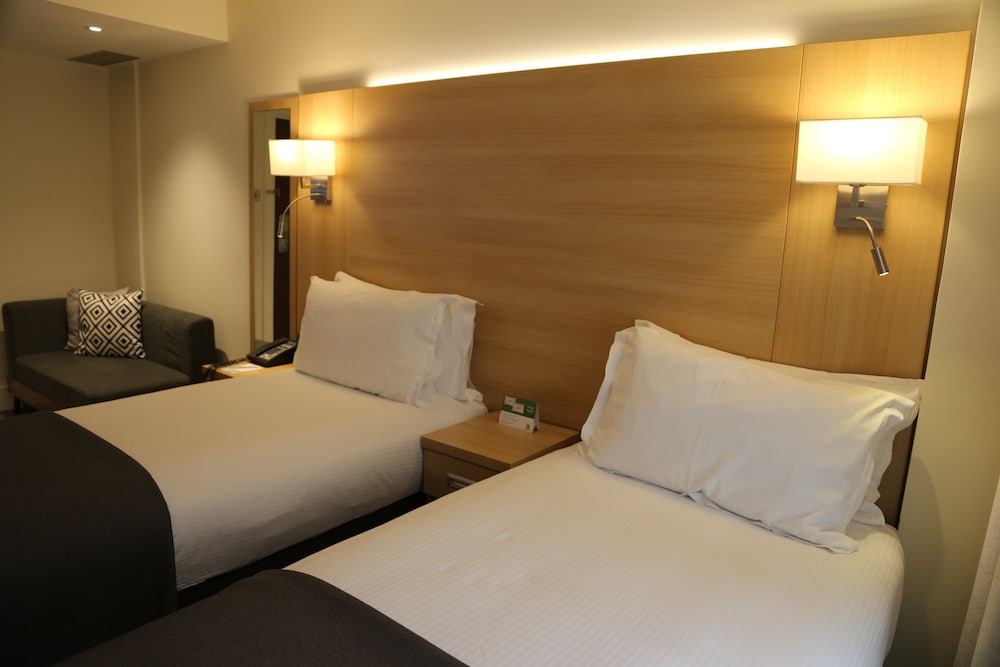 Holiday Inn London - Kensington High St. by IHG 17/81