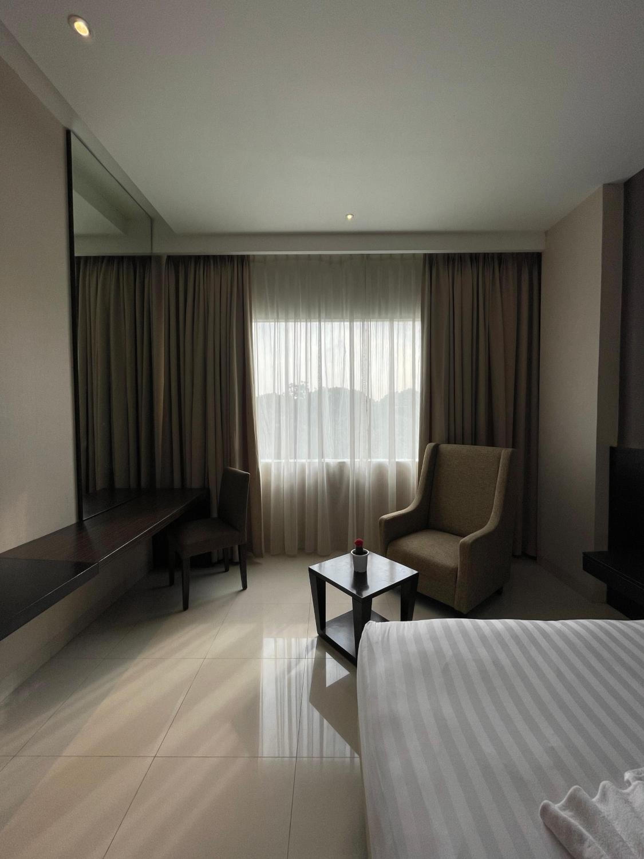 Grand Arjuna Hotel Formerly Sheo Resort Hotel 24/50