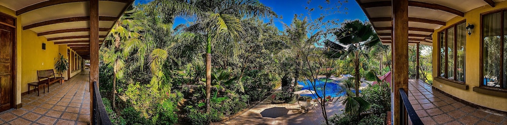 Jaco Hotel Docelunas 45/48