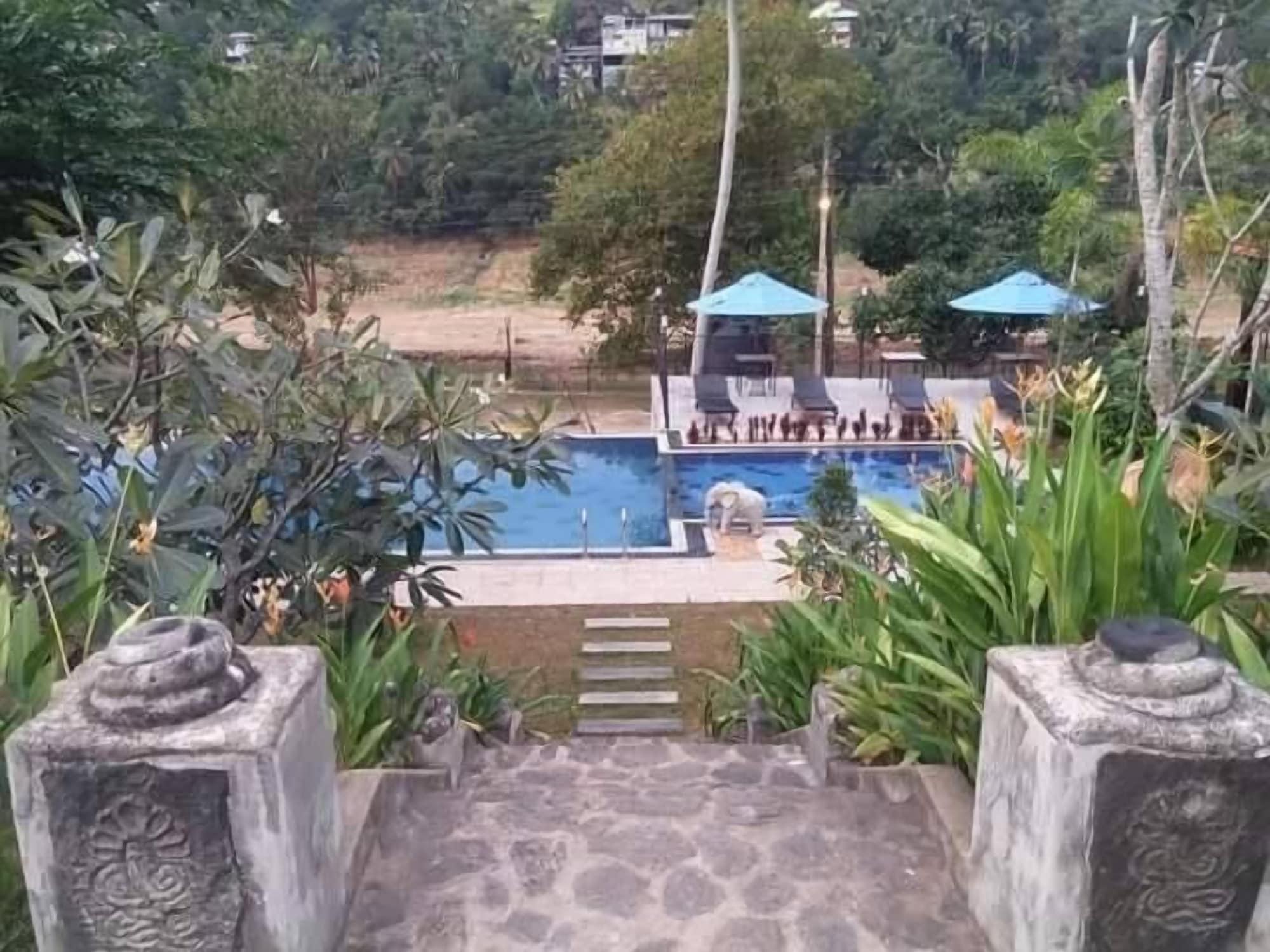Serendip Stone Hotel and Bungalow 30/41