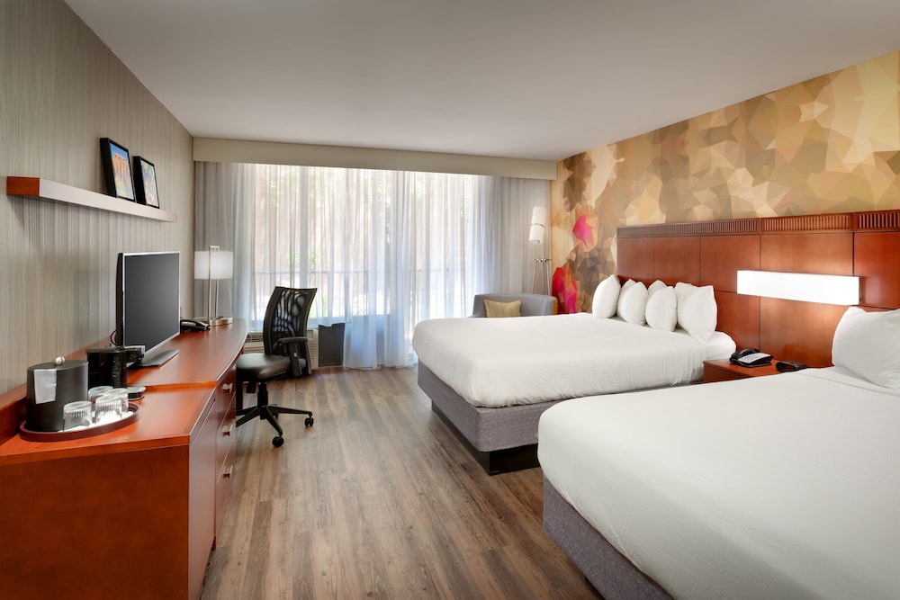 Room at Courtyard by Marriott Albuquerque, ALBUQUERQUE - NM