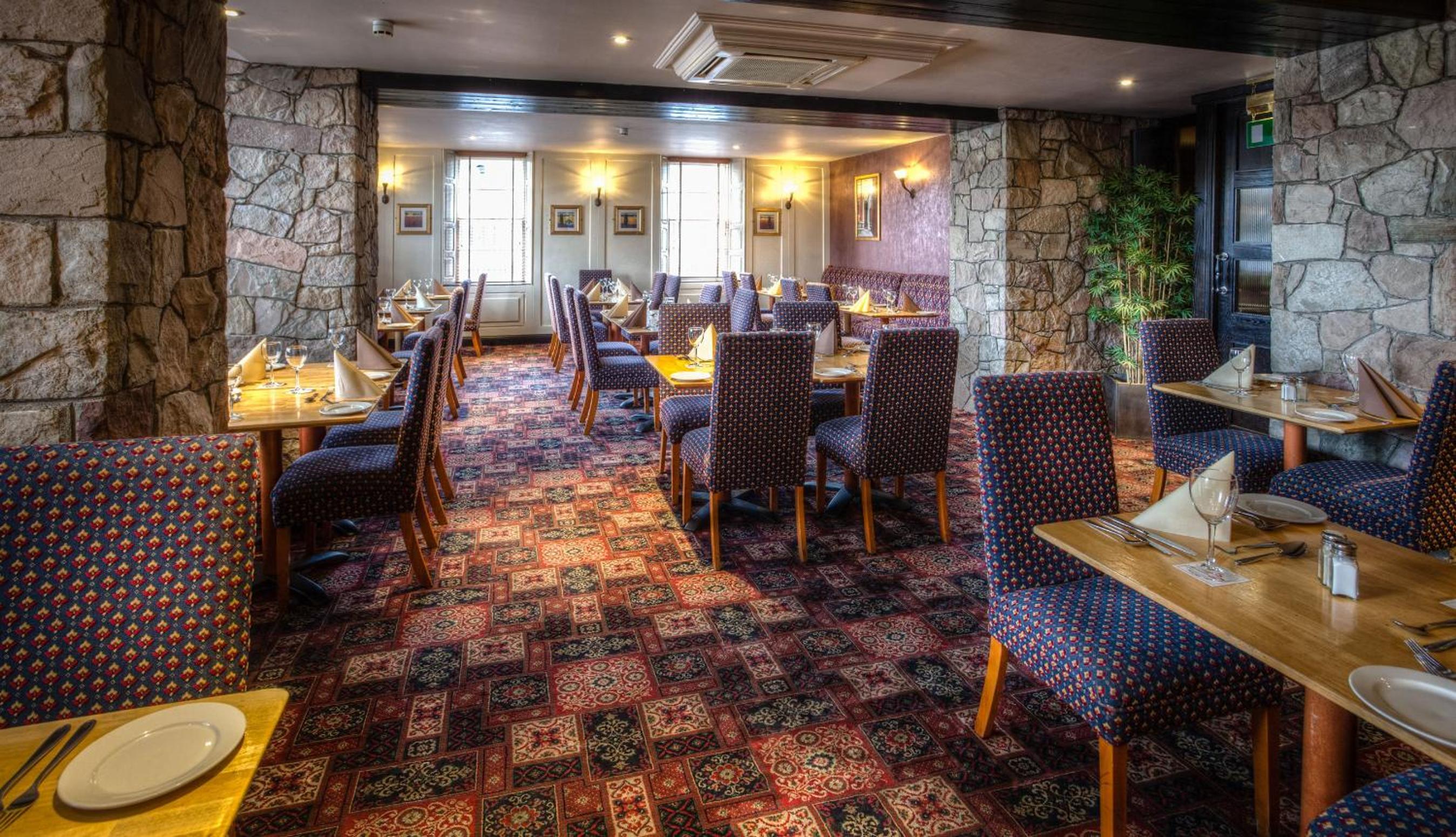Strangford Arms Hotel 23/26