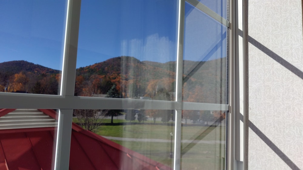Fort William Henry Hotel and Conference Center 34/67