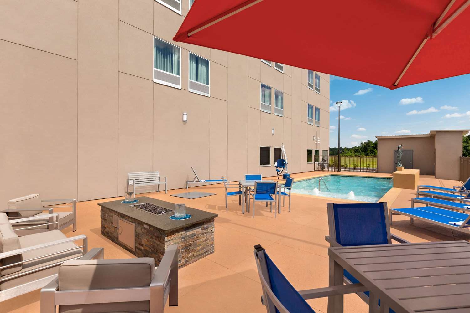 La Quinta Inn & Suites by Wyndham Brunswick/Golden Isles 41/59