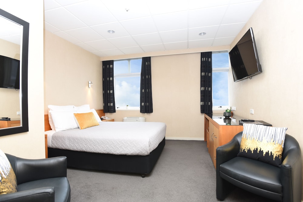 Kelvin Hotel 17/32