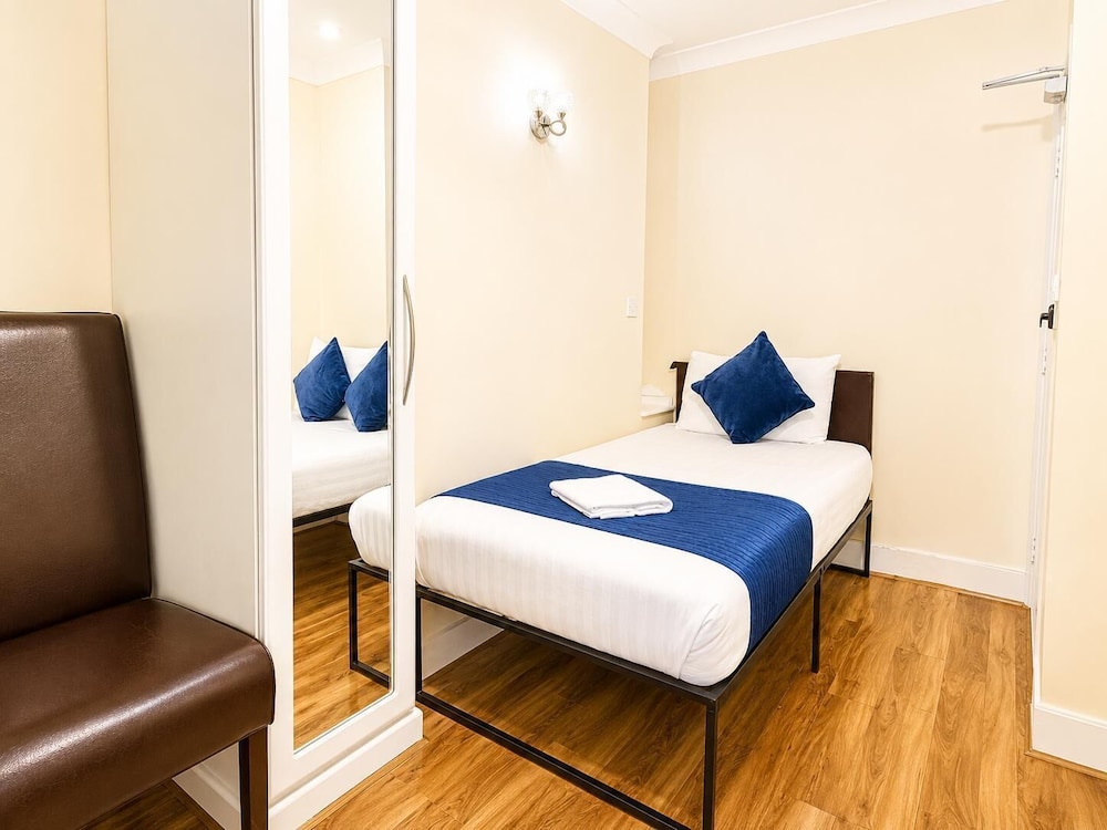 King's Cross Hotel 26/50