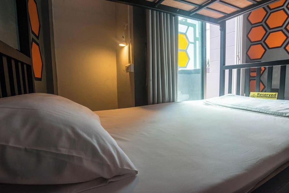 MIXED DORM, 6 BEDS