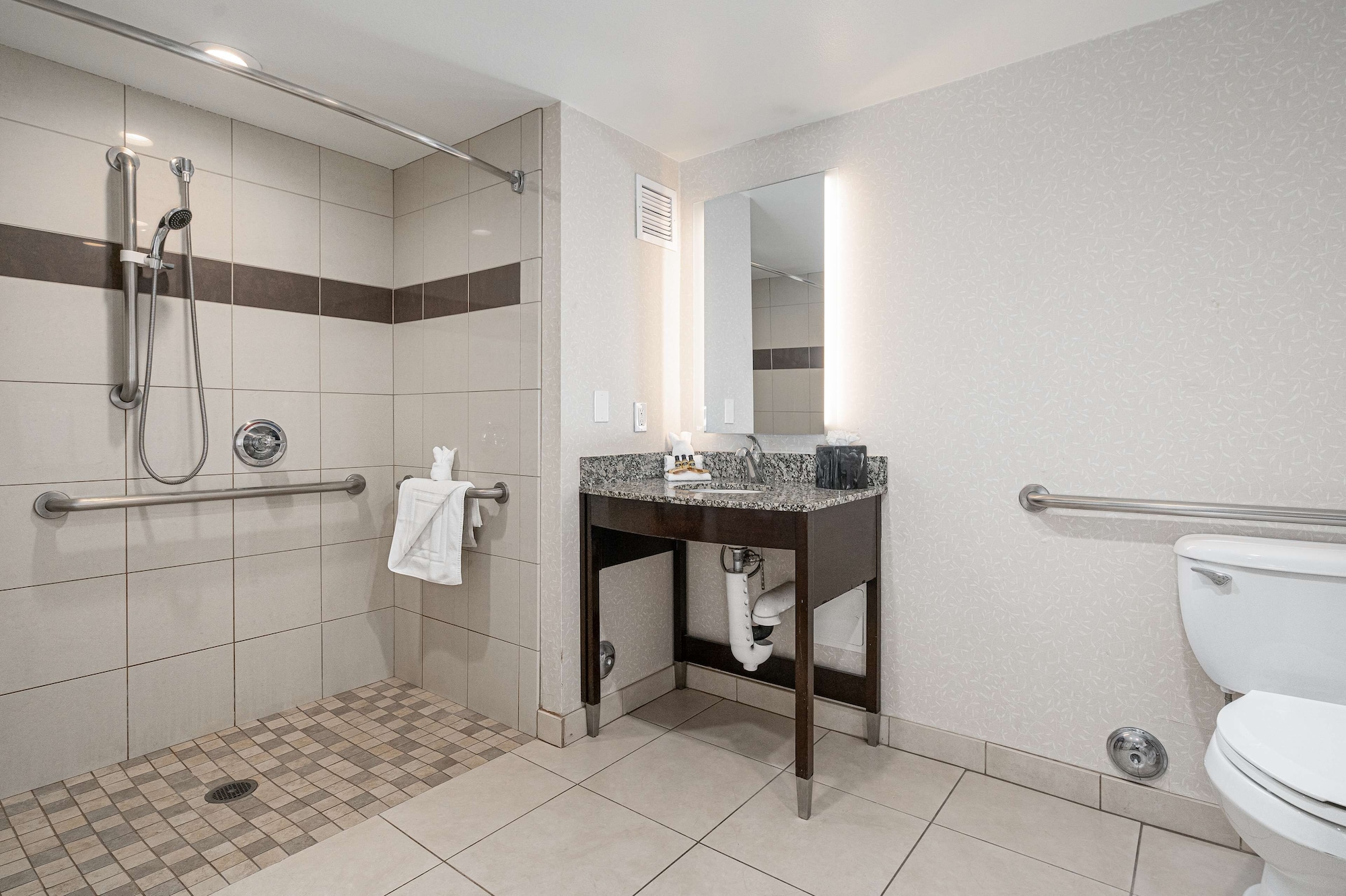 Standard, 2 Queen Beds, Accessible, Best Western Plus Marina Gateway Hotel 7/7
