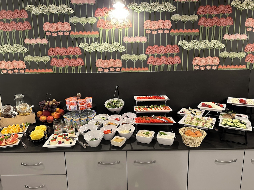restaurant cafeteria