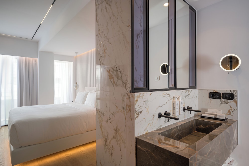 Ethereal White Resort Hotel & Spa Adults Only 16+ 80/81