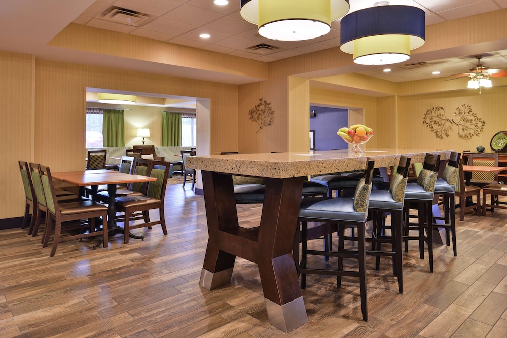 Hampton Inn Harrisonburg South 42/53