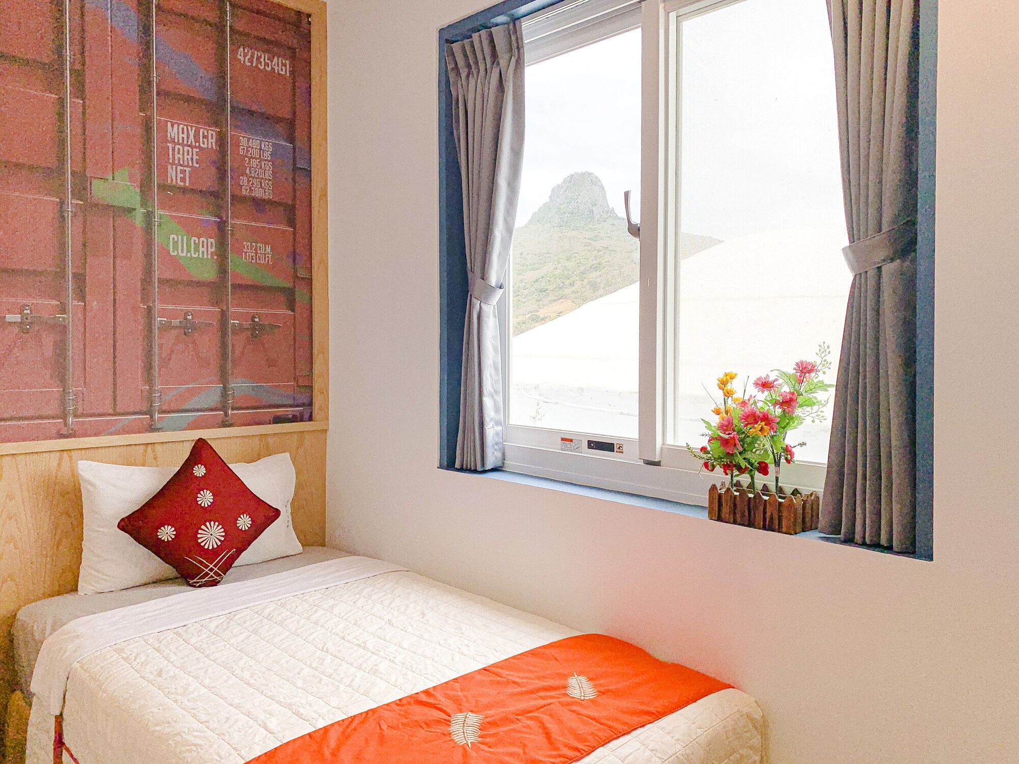 1 BEDROOM, ECONOMY, TWIN BEDS