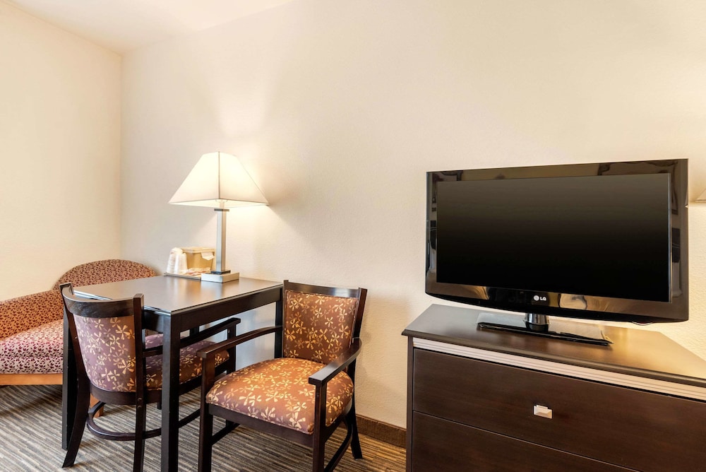 Quality Inn And Suites Limon 32/39