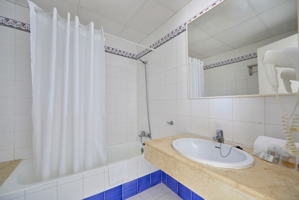 GAVIMAR ARIEL CHICO HOTEL AND APARTMENTS 30/33