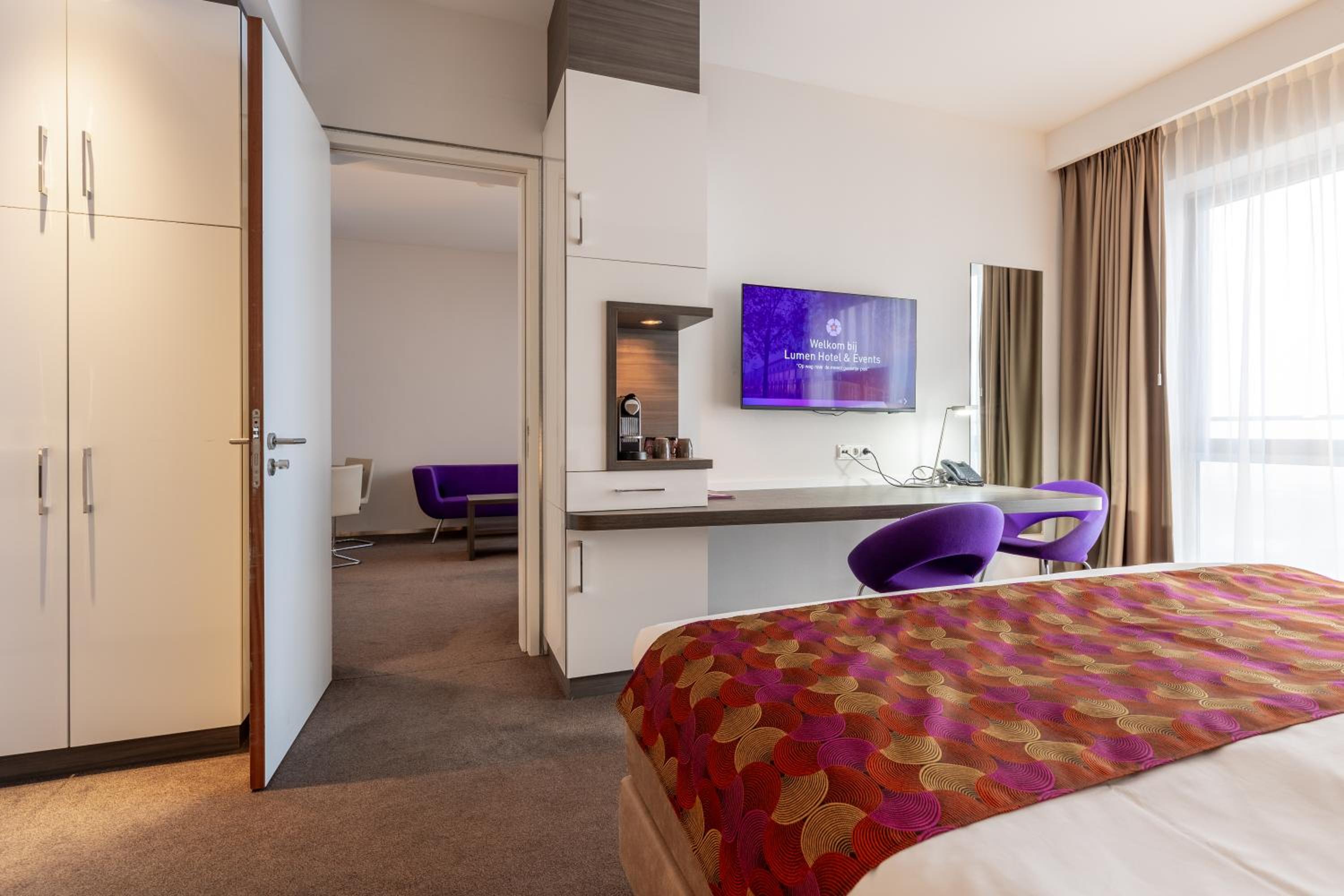 Suite, Apartment