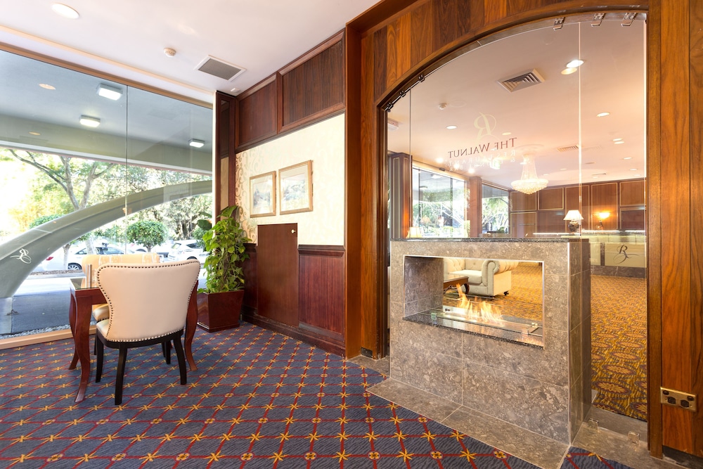 Royal on the Park Hotel and Suites 6/57