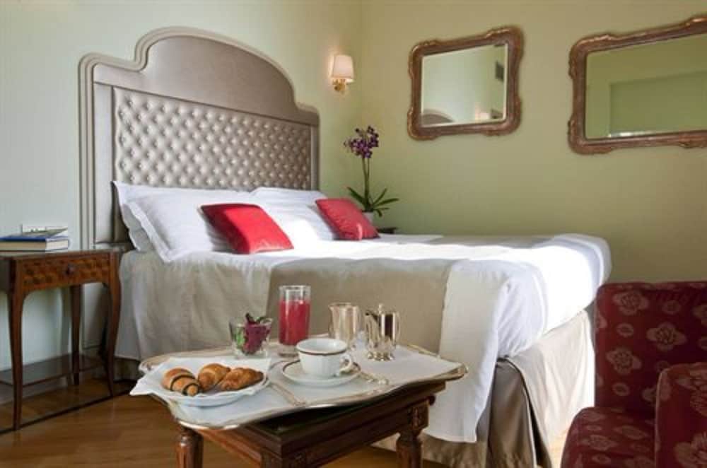 Hotel Villa Flori 63/73