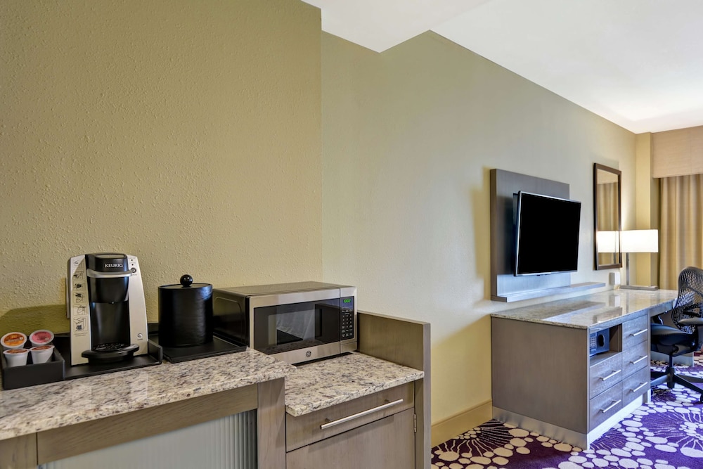Hilton Garden Inn Raleigh Crabtree Valley 56/67