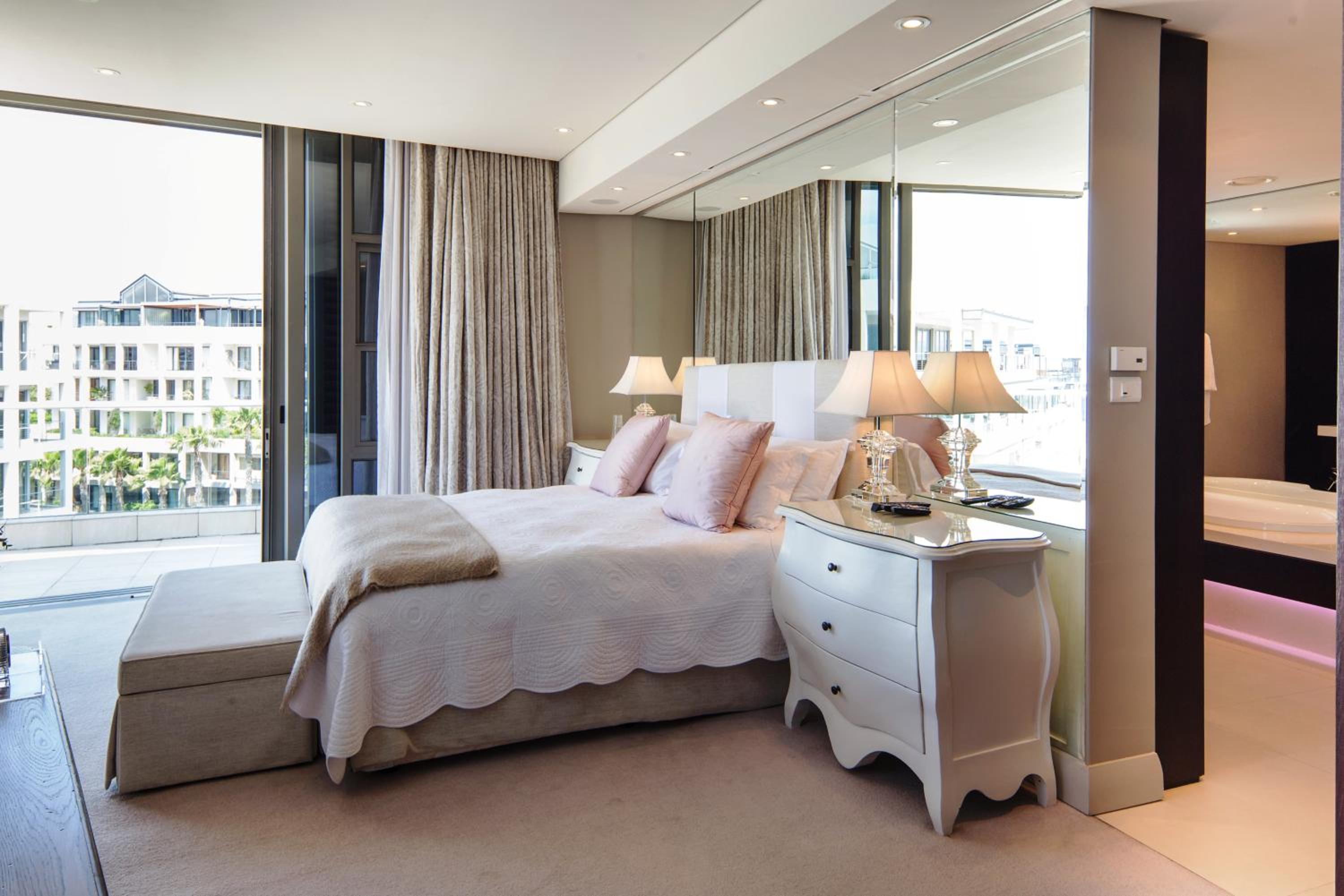 Penthouse, Apartment