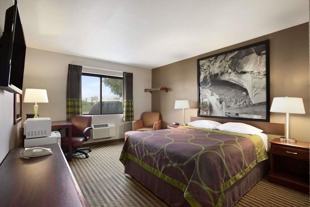 Super 8 By Wyndham Fremont Ne 18/33