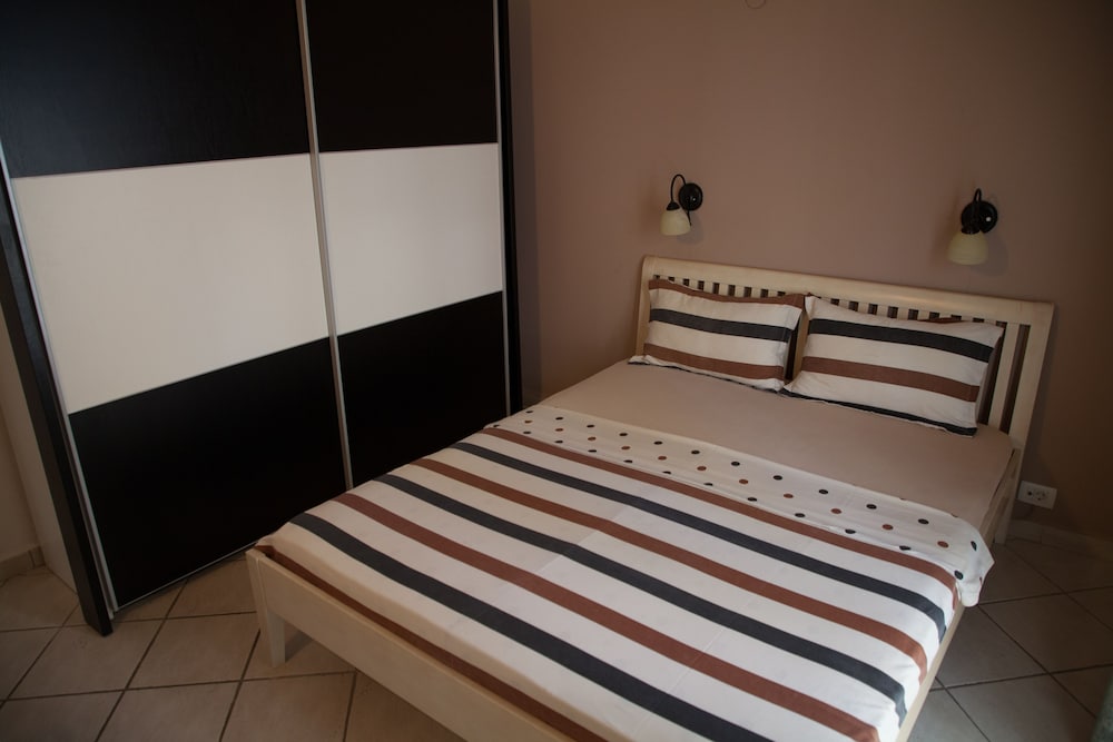 2 Bedrooms, Gallery, Apartment, Pool View, Terrace 7/9