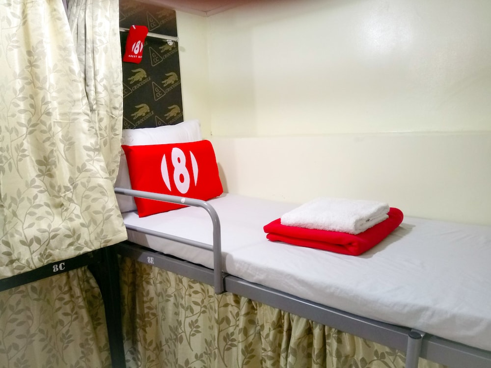 8Hostel 24/50
