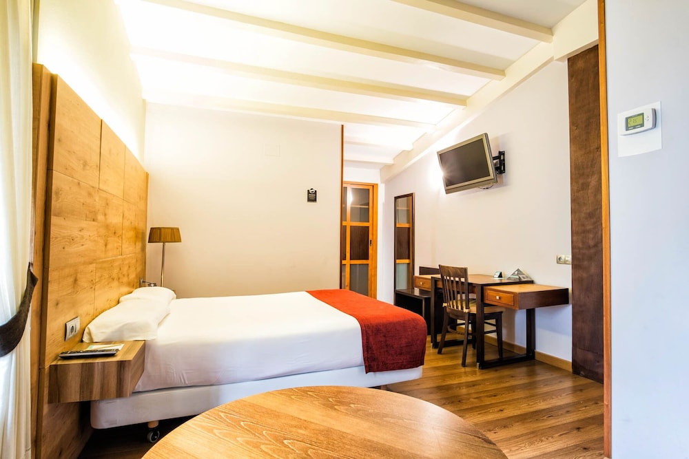 Hotel Alda Bonaval 11/42
