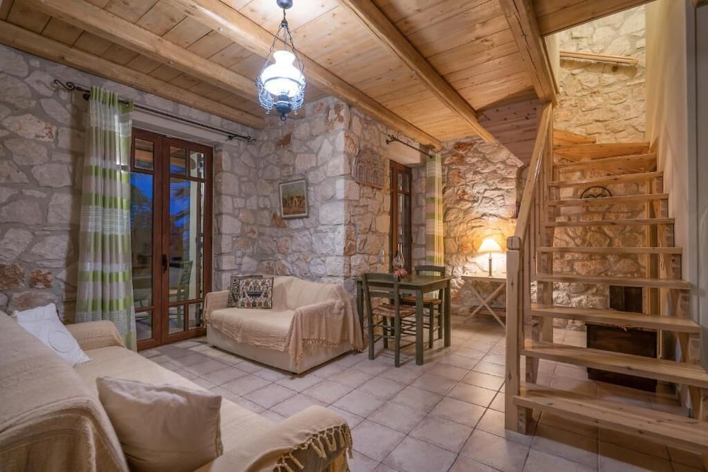 Myrties Stone Houses 20/49