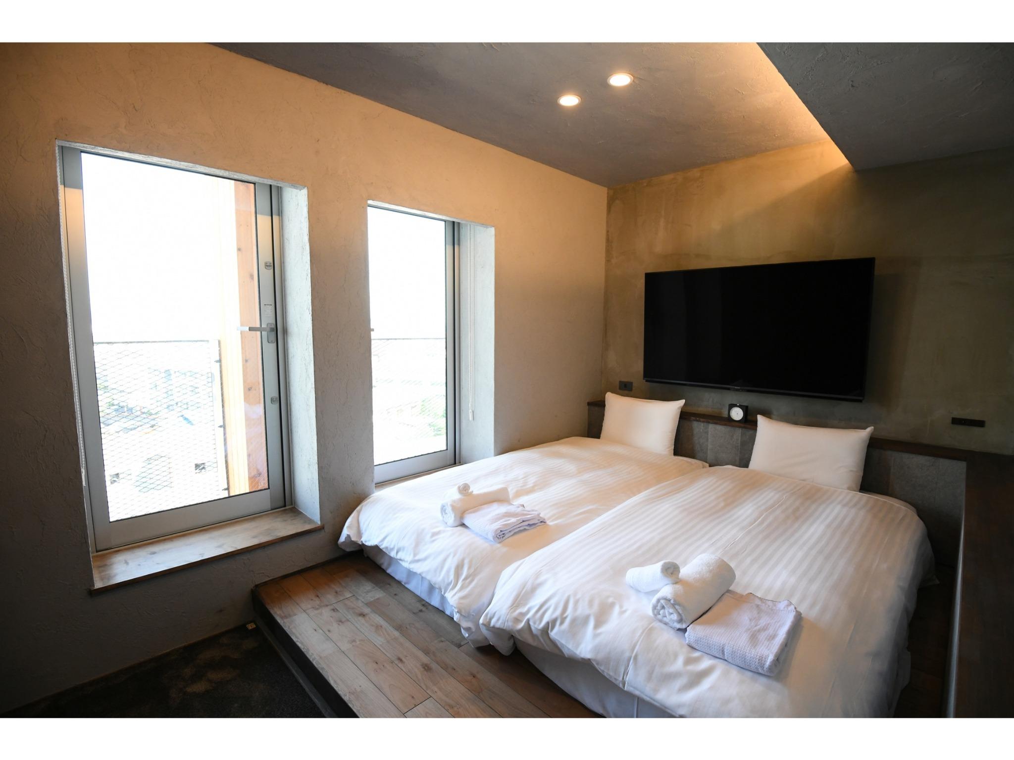 Standard, Twin Beds